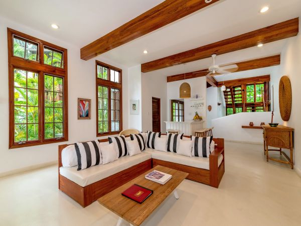 Jamaica Home 960130