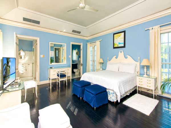 Your Dream Getaway in Montego Bay Sleeps Fourteen Guests