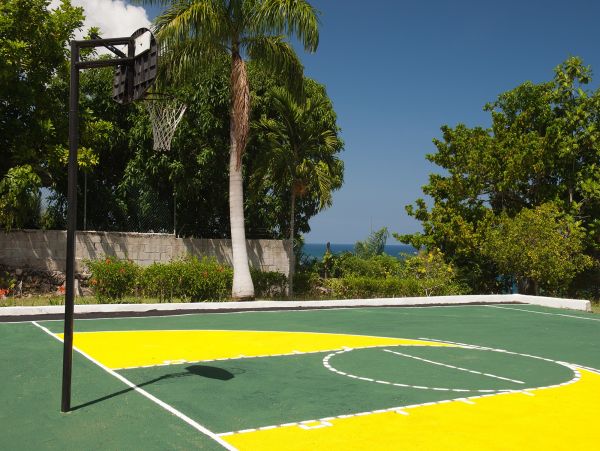 Your Dream Getaway in Montego Bay Sleeps Fourteen Guests