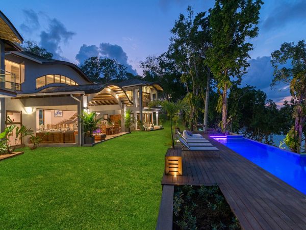 Jamaica Home 960141