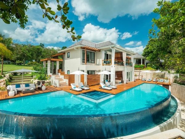 14 Acre Ocho Rios Jamaican Estate with 12 Bedrooms