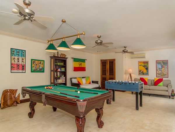 Jamaica Home 960156