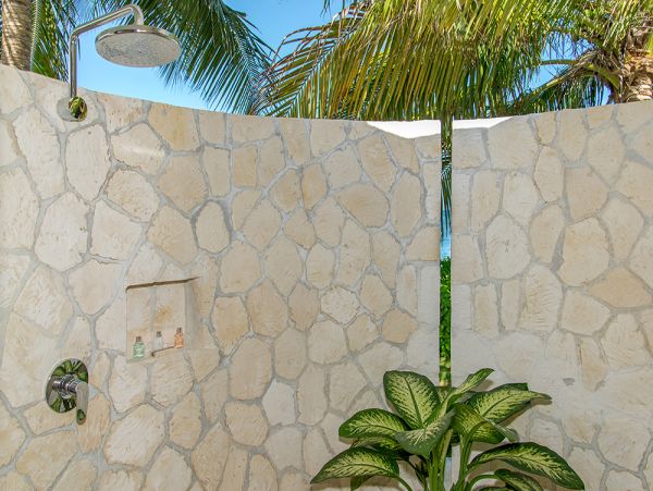 Jamaica Home 960158