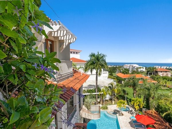 Luxurious Ocean View 10 Bedroom Home Private Pool & Spa