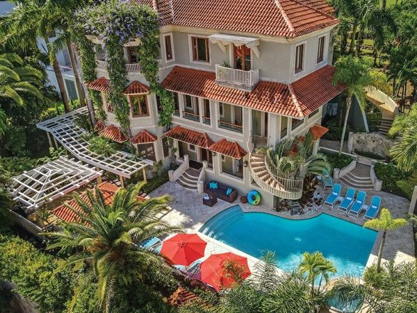 Luxurious Ocean View 10 Bedroom Home Private Pool & Spa