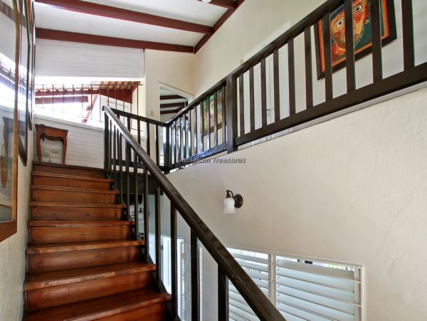 Jamaica Home 960293