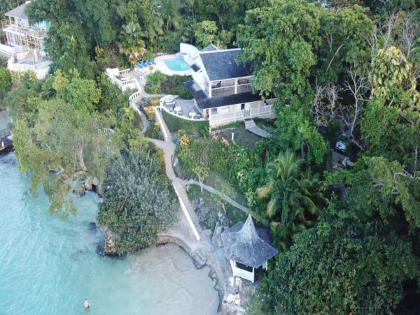 Jamaica Home 960293