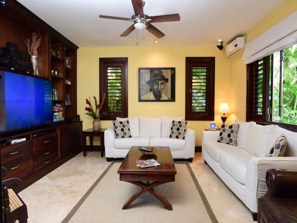 Jamaica Home 960296