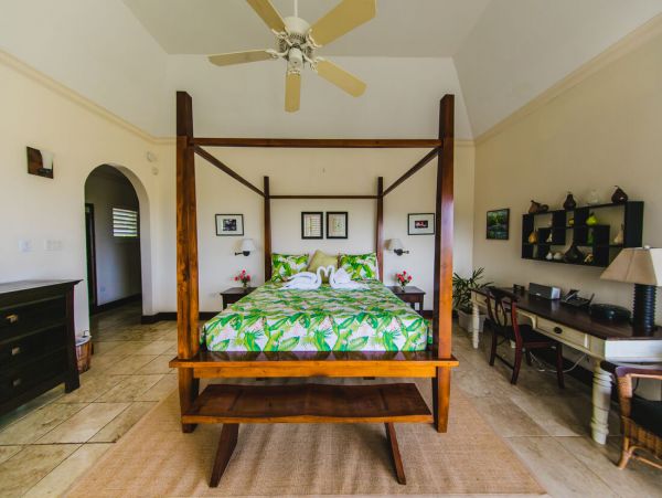 Jamaica Home 960316