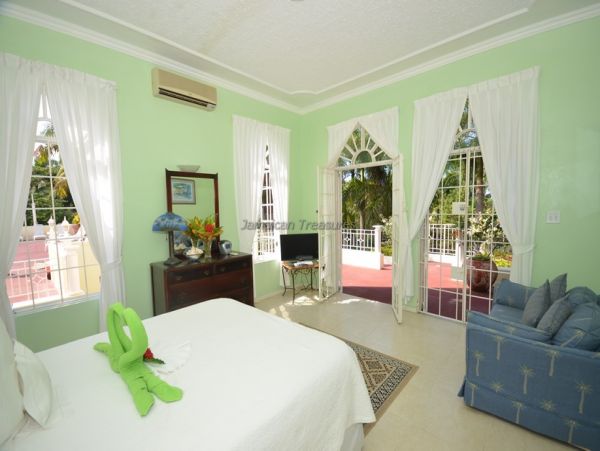 Jamaica Home 960319