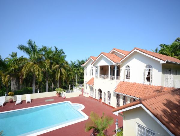 Jamaica Home 960322