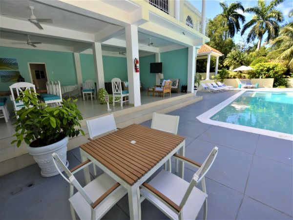 Jamaica Home 960322