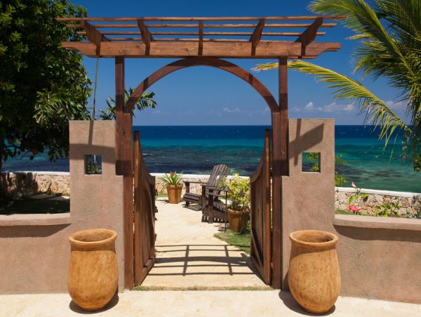 Jamaica Home 960328
