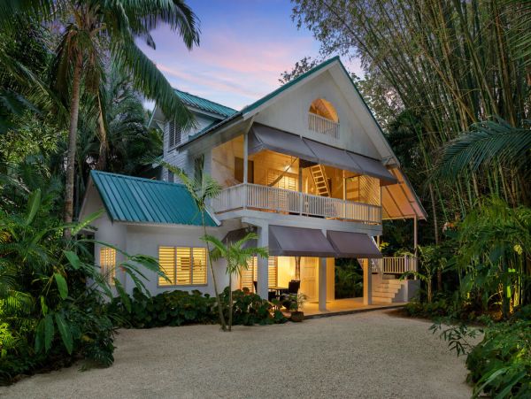 Amazing Beach Villa in Paradise