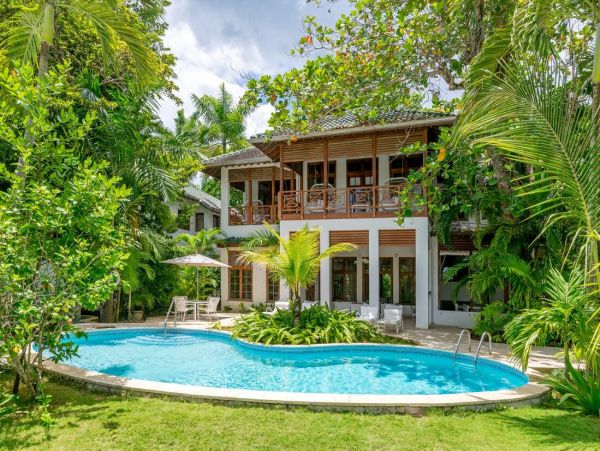 Jamaica Home 960344