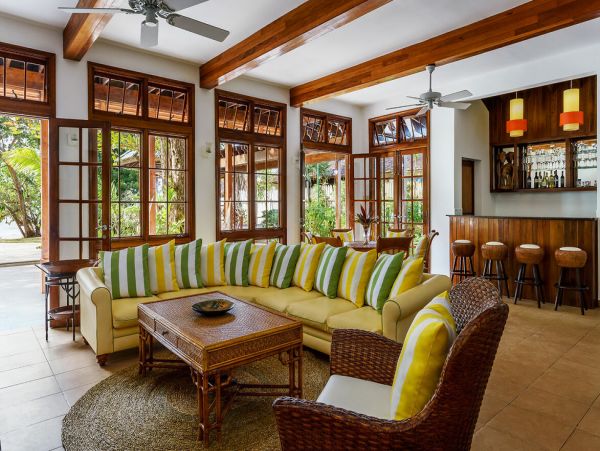 Jamaica Home 960346
