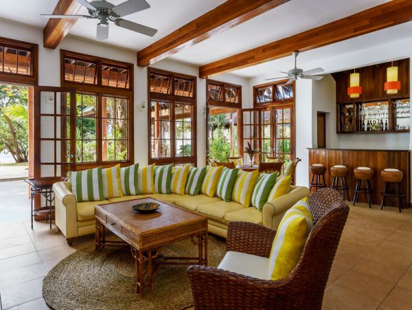 Jamaica Home 960351