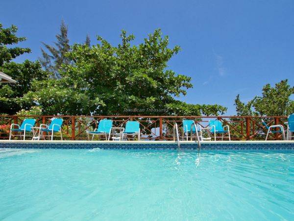 Jamaica Home 960357
