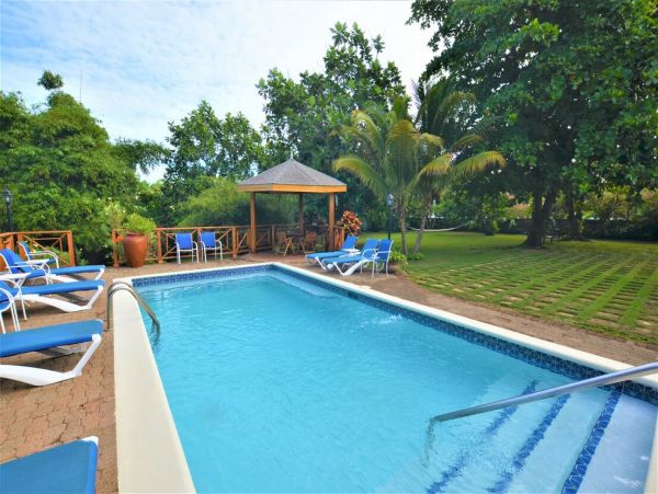 Jamaica Home 960357