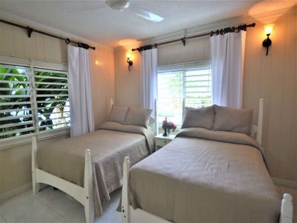 Jamaica Home 960357