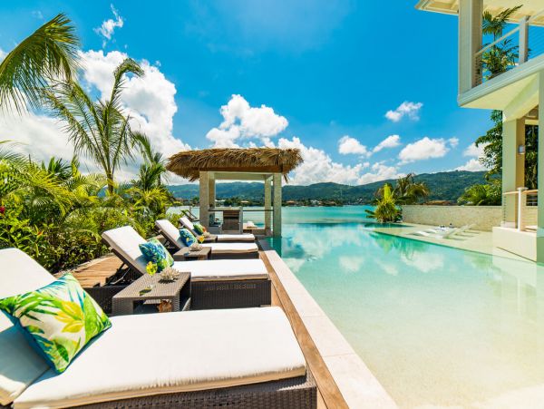Jamaica Home 960366