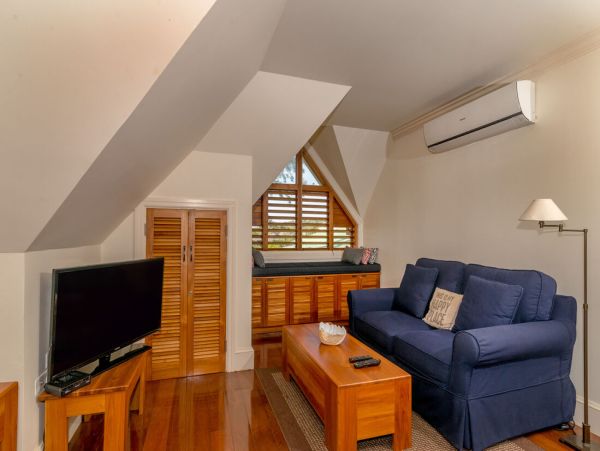 Jamaica Home 960373