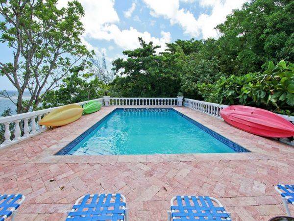 Jamaica Home 960382