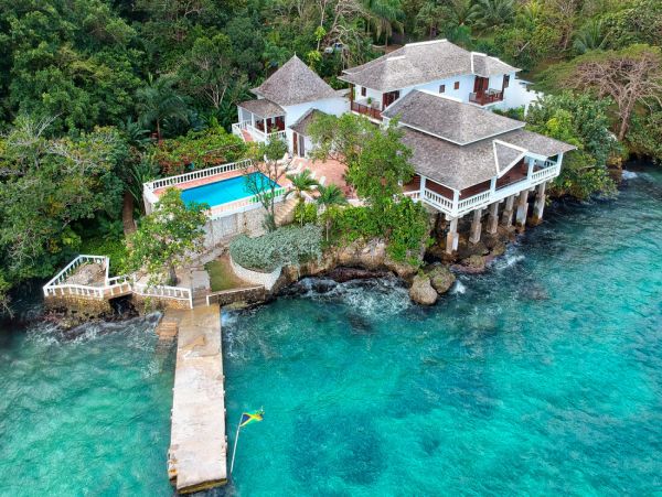 Jamaica Home 960382