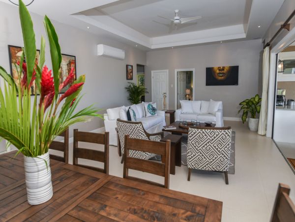 Jamaica Home 960385