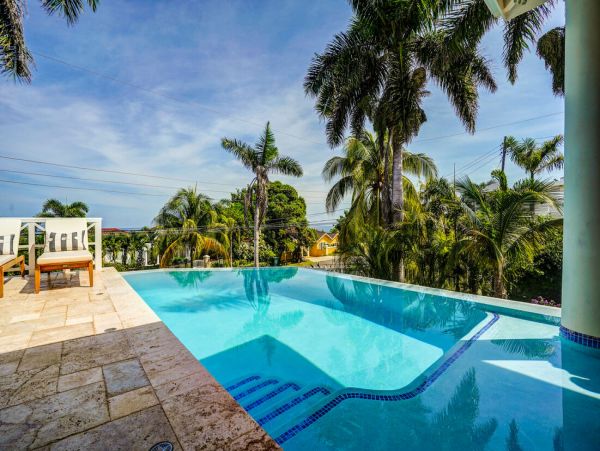Jamaica Home 960407