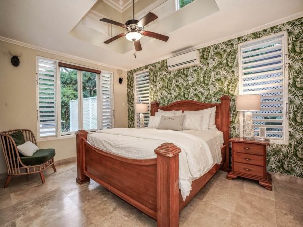 Jamaica Home 960407