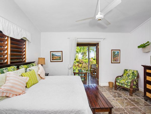 Jamaica Home 960411