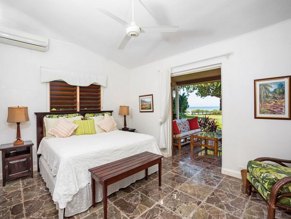 Jamaica Home 960411