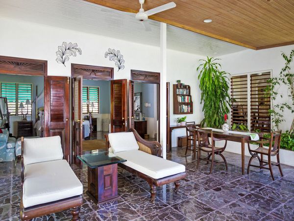 Jamaica Home 960411