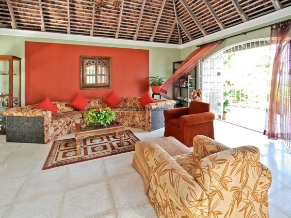 Jamaica Home 960436