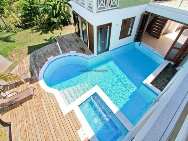 Jamaica Home 960460