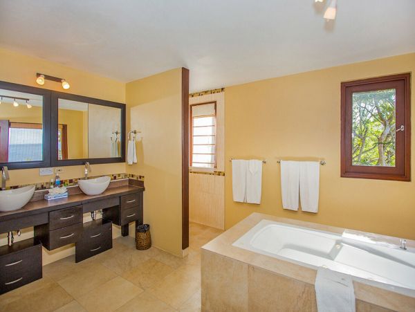 Jamaica Home 960460