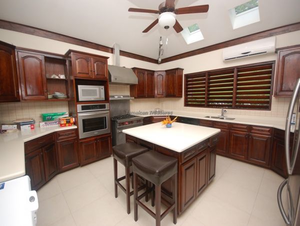 Jamaica Home 960483