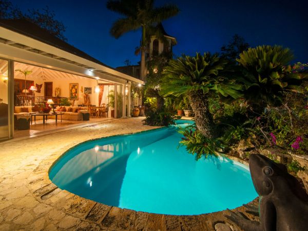 Jamaica Home 960504