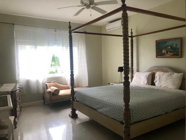 Jamaica Condo 960509