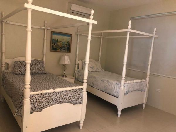 Jamaica Condo 960509