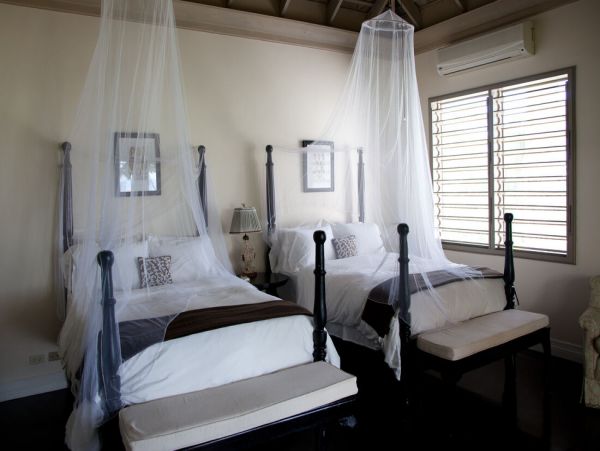 Jamaica Home 960510