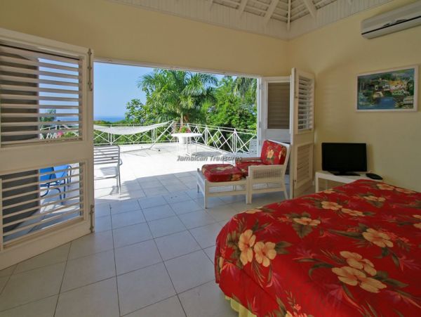 Jamaica Home 960512