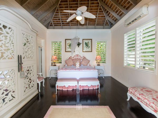 Jamaica Home 960513
