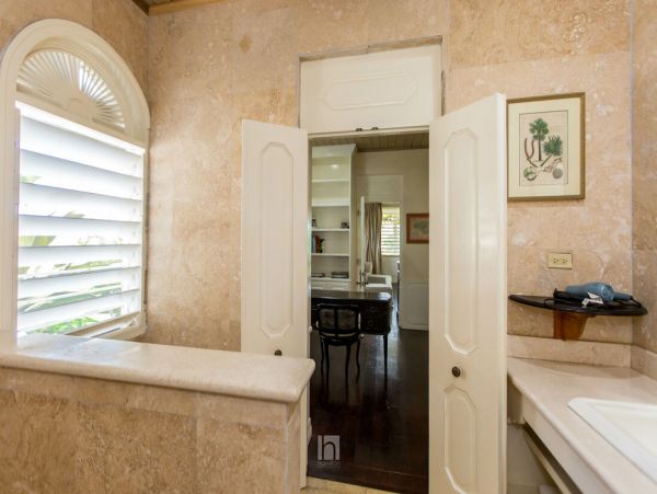 Jamaica Home 960513