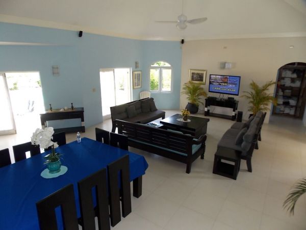 Jamaica Home 960514