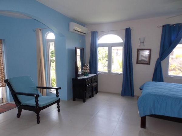 Jamaica Home 960517