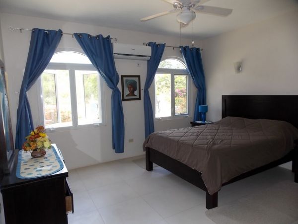 Jamaica Home 960517