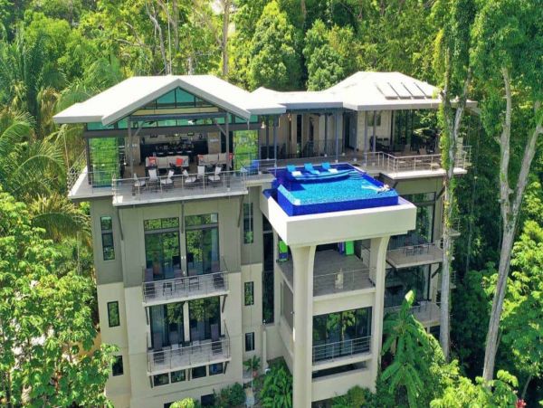 Stunning Vacation Villa with Infinity Pool & Ocean Views