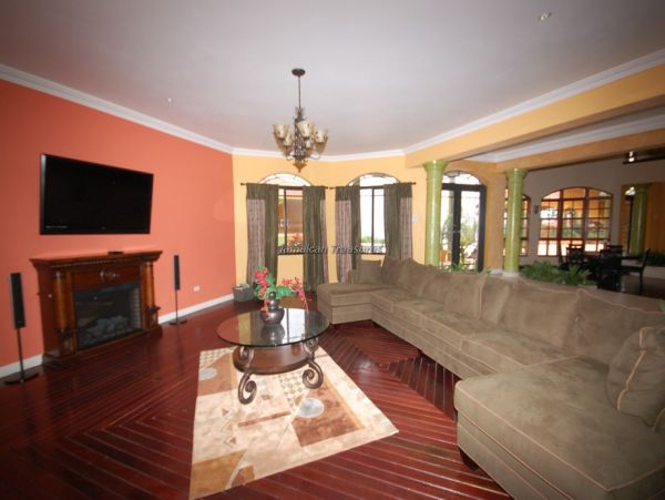 Jamaica Home 960524
